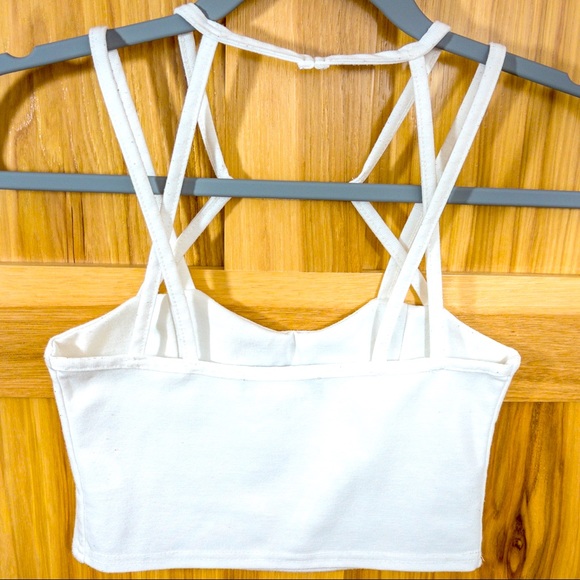 Missguided Strappy Front Crop Top - Picture 2 of 4